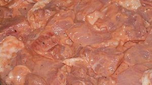 Свинина с помидорами и сыром