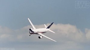 Пилотаж и "посадка по афгански" Сухой Суперджет SSJ-100 на МАКС 2021
