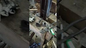 Часть 2 Замена ходовой и страховочной гаек на автомобильном винтовом подъёмнике П105Н.