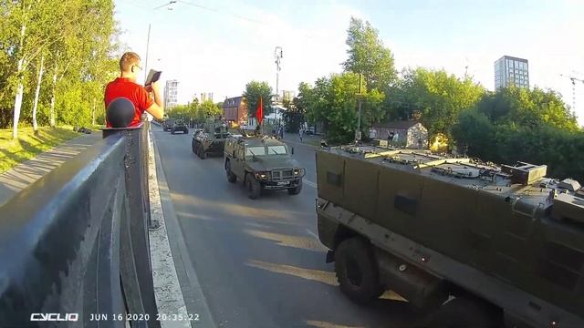 Подготовка к параду. Военная техника. Екатеринбург смотреть онлайн