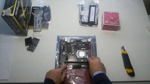 Материнская плата Asrock H81M-DG4 Soc-1150 Intel H81 2xDDR3 mATX AC`97 6ch(5.1) GbLAN+VGA+DVI
