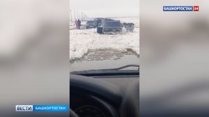 В Баймакском районе Башкирии между двумя деревнями затопило дорогу