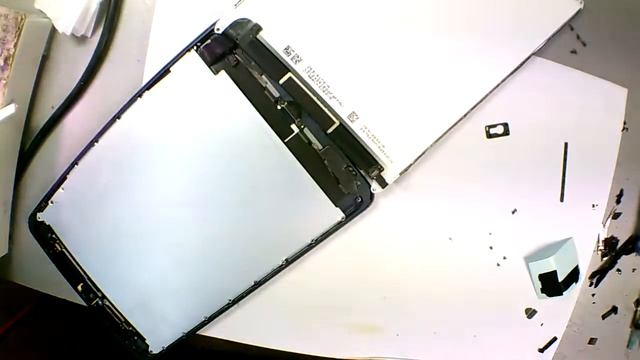 установка тачскрина на IPAD mini часть2 смотреть онлайн