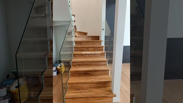 ОБШИВКА БЕТОННОЙ ЛЕСТНИЦЫ ДУБОМ | #shorts смотреть онлайн