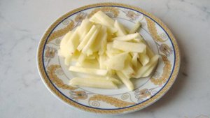 Фруктово-овощной салат с грибами.