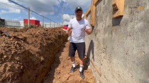 Как залить плиту под дом, на участке с большим уклоном?