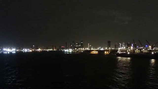 Dawn in the port of Abu Dhabi (Рассвет в порту Абу-Даби) смотреть онлайн