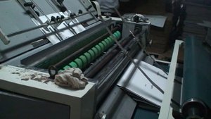 Полуавтоматическая кашировальная машина