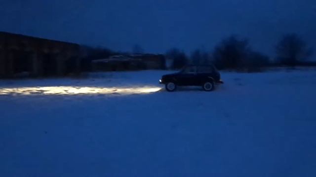 ВАЗ 2121 нива дрифт. смотреть онлайн