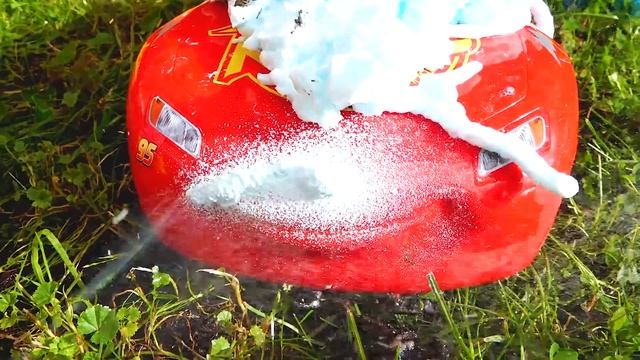 Nikita and Red Toy Car Wash смотреть онлайн