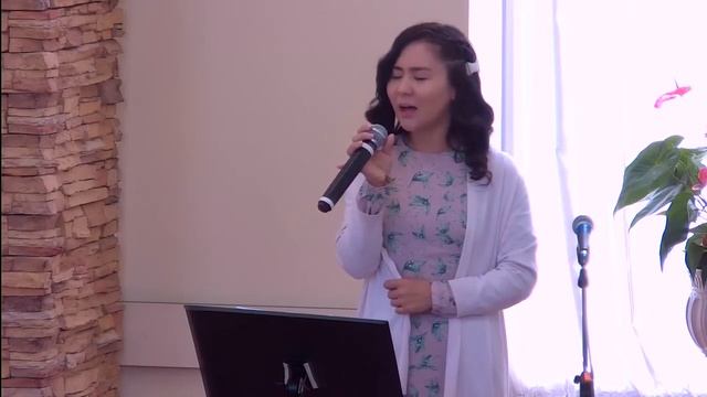Смахни слезу с ресницы и улыбнись опять