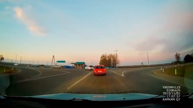 Краснодарский край, фура снесла ВАЗ-2107 смотреть онлайн