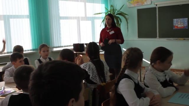 Урок окружающего мира по теме "Жизнь и творчество М. В. Ломоносова" Учитель Адюкова Д.Р.