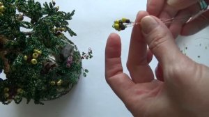 Дуб из бисера.