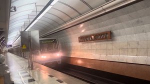 81-740/741.4 РУСИЧ,отправляется со станции Парк Победы