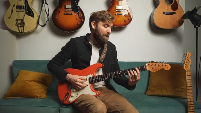 BEAUTIFUL 'EMOTIONAL' CHORDS! (everyone should know) смотреть онлайн