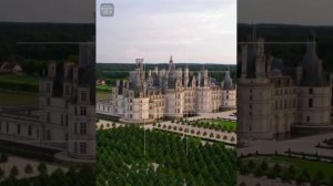 Замок Шамбор — это великолепный замок во Франции, являющийся крупнейшим в Долине Луары. Его архит...