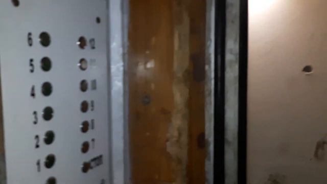 Лифт КМЗ с громким двигателем, Q=320 кг,V=1 м/сек. улица Набережная Победы, 104А смотреть онлайн