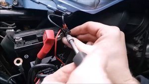 How to change the battery on #Honda CBF 600N (N4)?