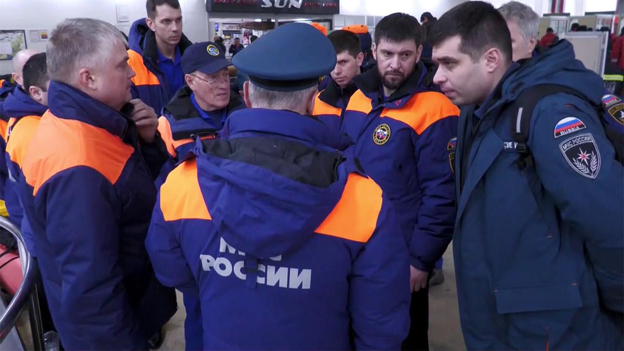 Российские спасатели по поручению Владимира Путина оказывают помощь Турции и Сирии