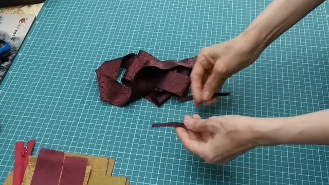 Не выбрасывайте старый зонт! Сшейте новую косметичку! смотреть онлайн