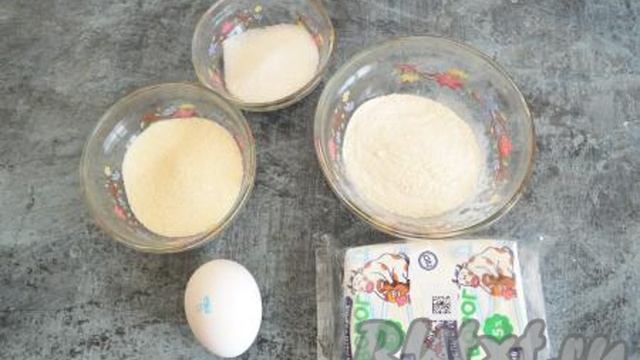 Сырники с манкой и мукой на сковороде