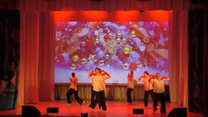 На горе мак