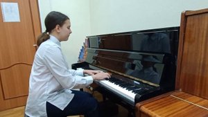 В.Гиллок.Фонтан Дианы.Исполняет Логинова Лиза (общее фортепиано)