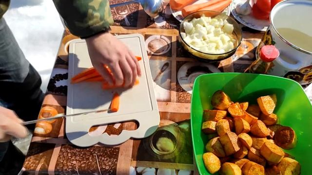 КУРИЦА ЦЕЛИКОМ В КАЗАНЕ. С КАРТОФЕЛЕМ И ОВОЩАМИ. смотреть онлайн