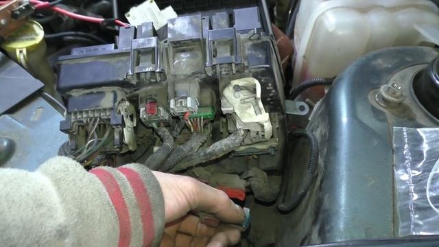 Chrysler короткое замыкание , страшный сон для электрика смотреть онлайн