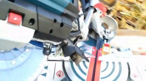 Новая торцовочная пила Bosch GCM 8 SDE