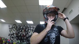 Купил новый шлем для езды на велосипеде