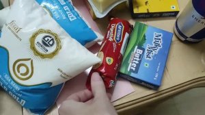 Покупки в магазине - цены на продукты в Морджиме, Гоа, Индия.