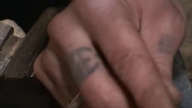 Ручная гравировка штихелем с под молотка. Делаю узор на силумине