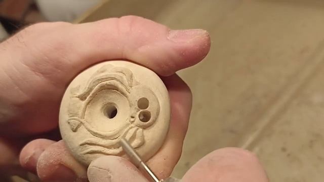 Нэцкэ"Осьминог, ловящий рыбу "из"Каникулы Кроша"(Netsuke"Octopus is fishing"from"Vacation Krosh") . смотреть онлайн