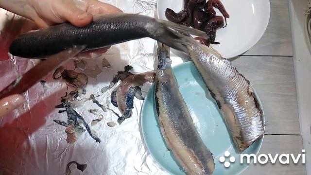 Лайф хак как быстро начистить много сельди смотреть онлайн
