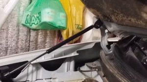 Газовые упоры капота вместо кочерги на Nissan X-Trail