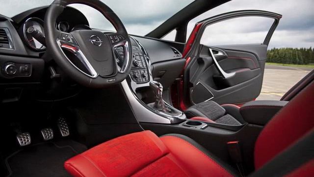 2011 Opel GTC Paris