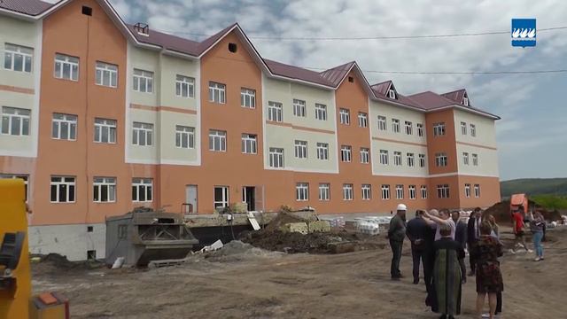 Глава администрации ознакомился со строительством школы в посёлке Шахтау смотреть онлайн
