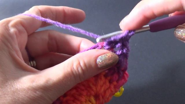 Easy Crochet Water Bottle Holder #crochettutorial #easycrochetpatterns