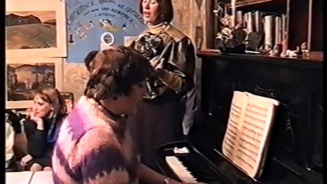 "Я ехала домой" (запись 1997 г.). Исполняют Людмила Титова и Лидия Васильева (аккомпанирует).