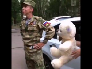 Әлфис Кыямовның улы әтисенең җыры астында армиядән кайткан