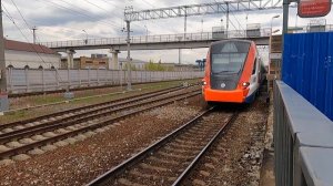 Пассажирские и грузовые поезда весной / Железнодорожный микс, Москва и Московская область