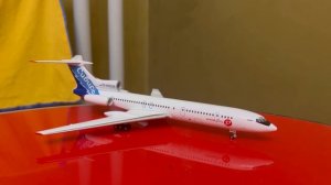 Модель самолёта, ту 154 Сибирь , в масштабе 1/200.