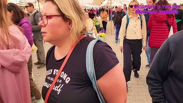 В Турции холодно, но туристы полуголые делают вид, что жара. Сезон начался, цены в Турции 2023