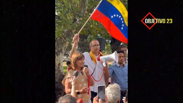 Protesta de Venezolanos en Argentina por visita de Nicolás Maduro смотреть онлайн