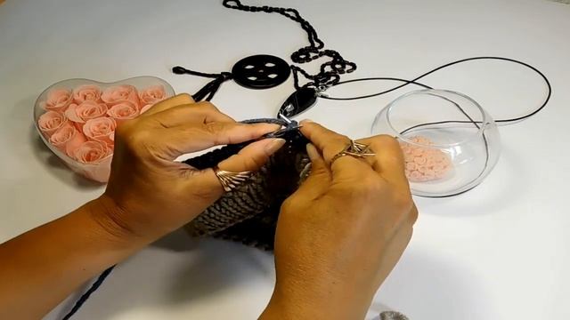 Вяжем шапку бини с красивой макушкой в форме 