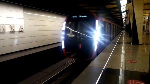 Станция метро Шелепиха. Прибытие и отправление двух Дейн 2020. В сторону ДЦ посадки нет (В депо).