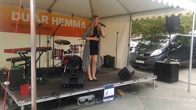 Linnea Rosenlund sjunger Don't you remember på Grönadagen 2016. смотреть онлайн
