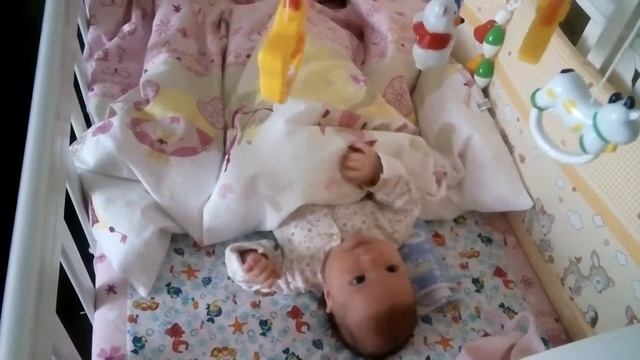 Ребенку месяц. Реакция на мобиль смотреть онлайн